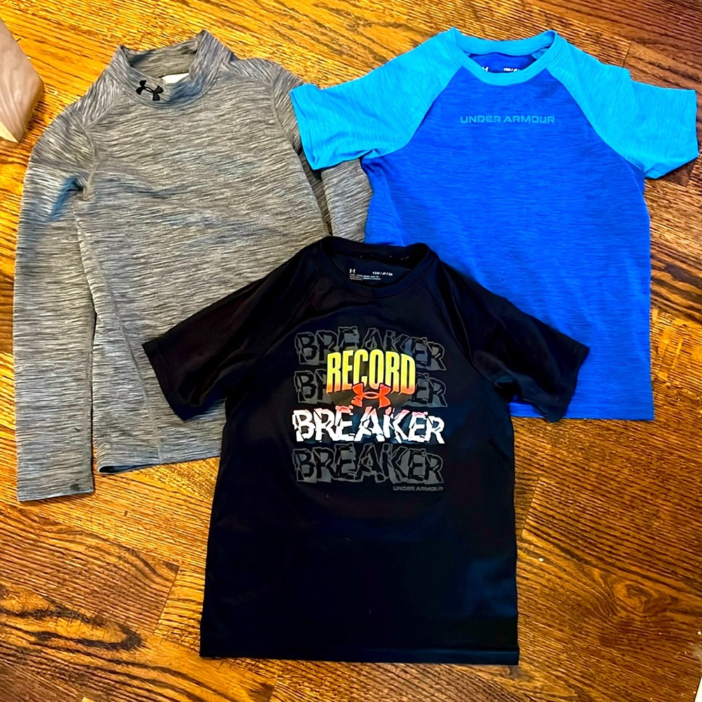 Boys size Small Under Armour bundle!